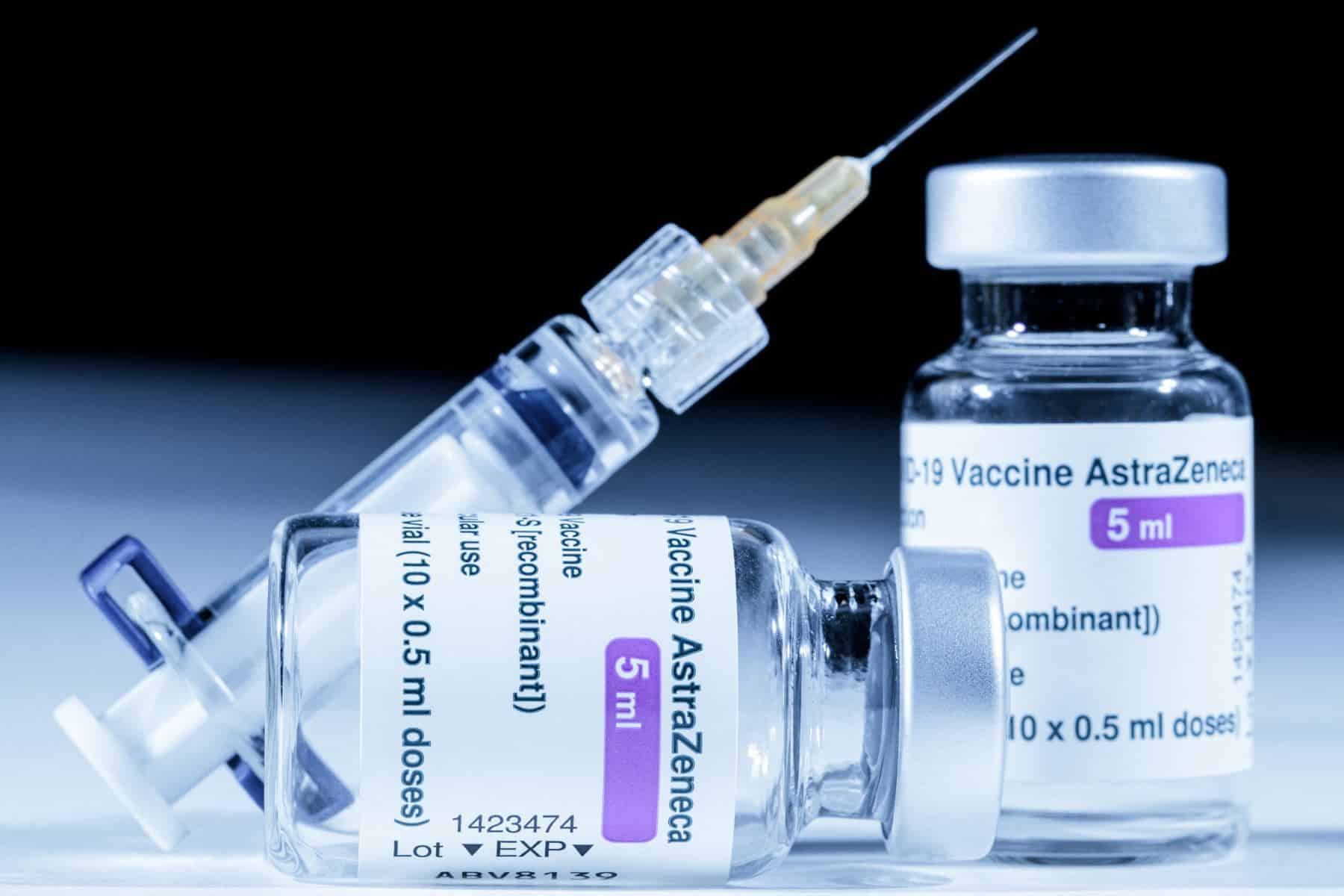 AstraZeneca retira su vacuna0