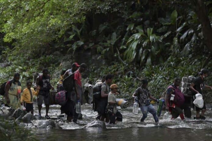 Colombia cuestiona cerrar el Darién