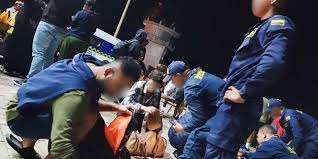 Armada Colombia rescata 32 migrantes0