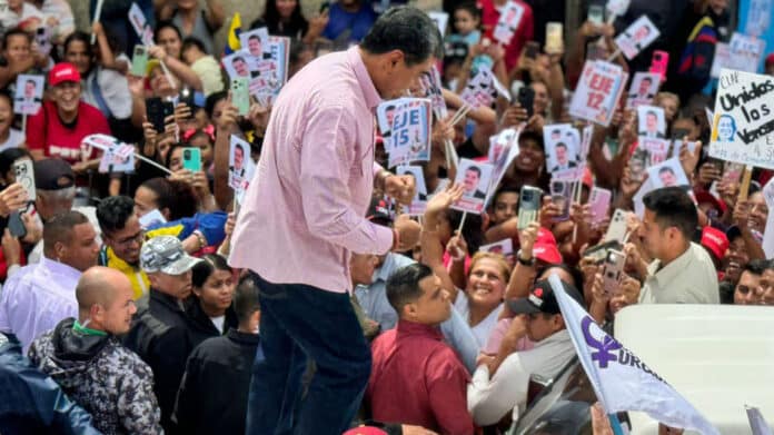 Maduro entrega Base de Misiones Brisas