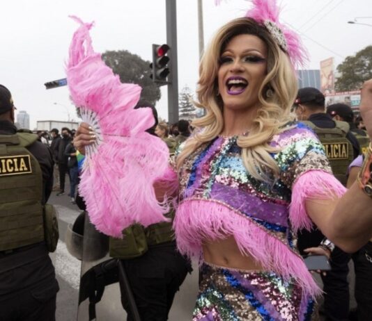 Perú revierte decreto personas transgénero