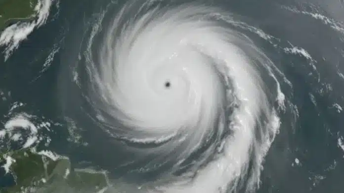 Tormenta Beryl huracán categoría 1