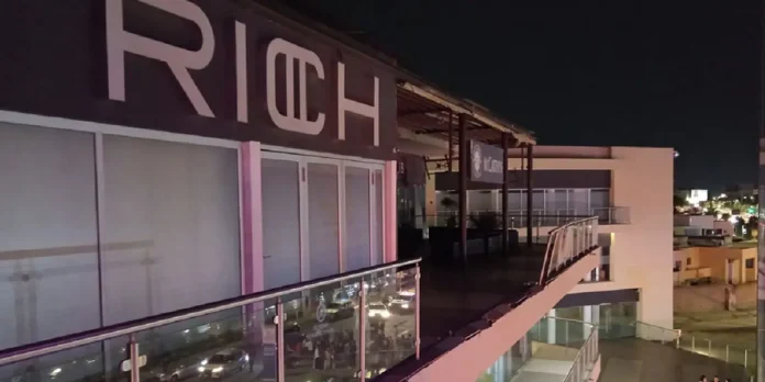 Tragedia balcón discoteca México