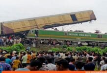 choque trenes India