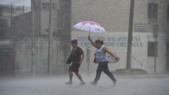 cinco fallecidos lluvias El Salvador
