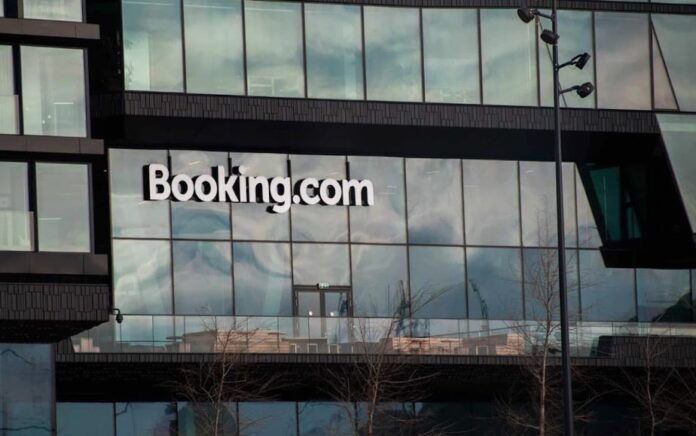 Booking en España es multada
