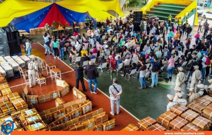 kits mesas-sillas escuelas de Caracas