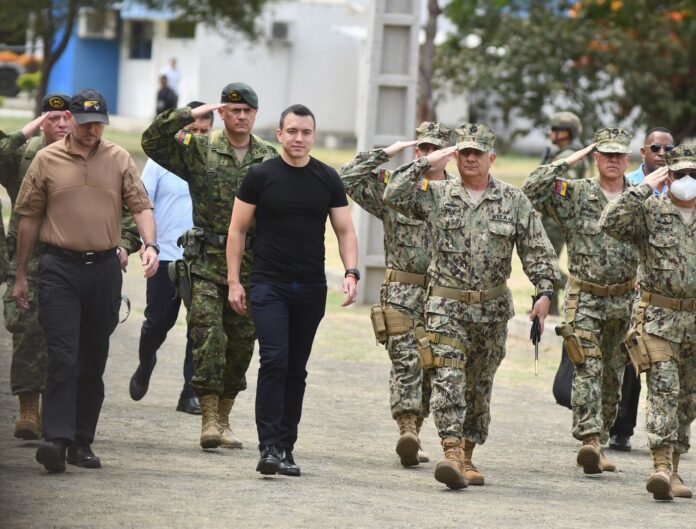 Toque de queda en Ecuador