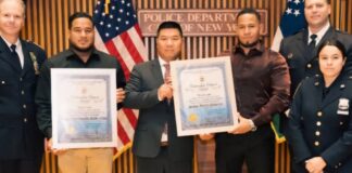dos migrantes venezolanos premiados por Policía de Nueva York