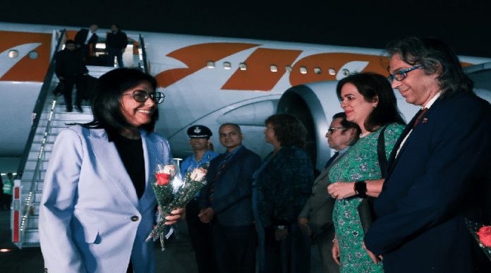 Vicepresidenta Delcy Rodríguez arribó a India