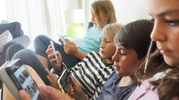 Adiós redes sociales Australia límite menores16 años