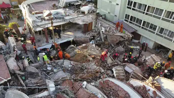 Siete víctimas fatales derrumbe hotel en Argentina