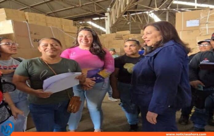 Alcaldía de Caracas inicia entrega de juguetes