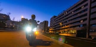 Falcón restringe circulación de motos