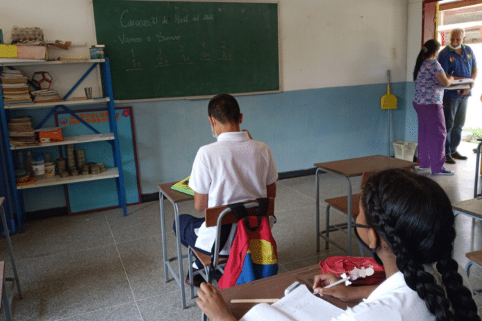 Ministerio de Educación reinicio de clases martes 7 de enero