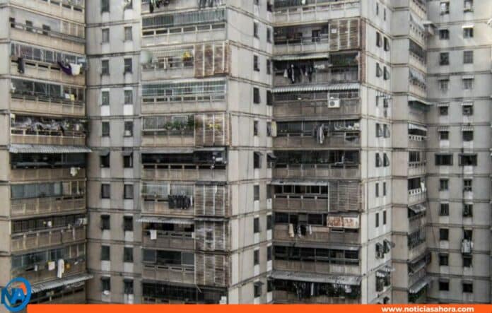Niño de 10 años falleció tras caer desde un piso 18 Niño de 10 años falleció tras caer desde un piso 18