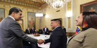 Maduro recibe notificación de inicio de sesiones de la AN