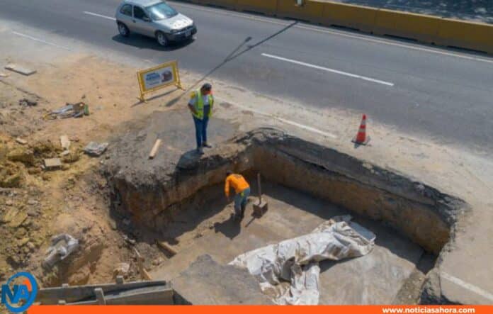 reparación en la autopista Valencia-Campo de Carabobo