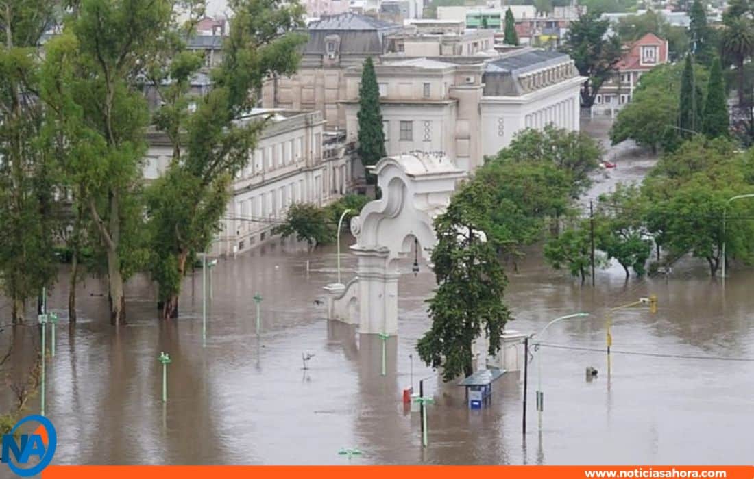Bahía blanca bajo el agua.0