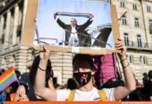 hungría ley prohíbe manifestaciones LGTBIQ+