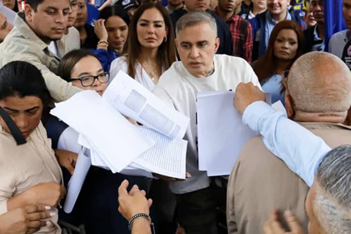 Fiscal General Tarek William Saab en programas de justicia de calle Tarek William Saab justicia de calle