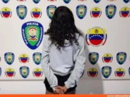 Joven intenta lanzar a su bebé desde un balcón