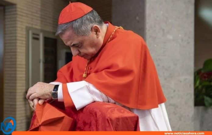 Cardenal Angelo Becciu declina en cónclave Cardenal Angelo Becciu declina en cónclave