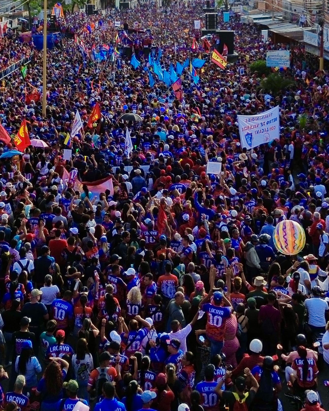 Lacava cierre de campaña