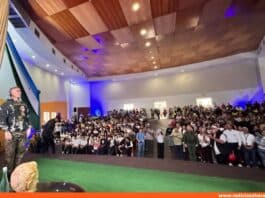 Saab conferencia a estudiantes en Mérida