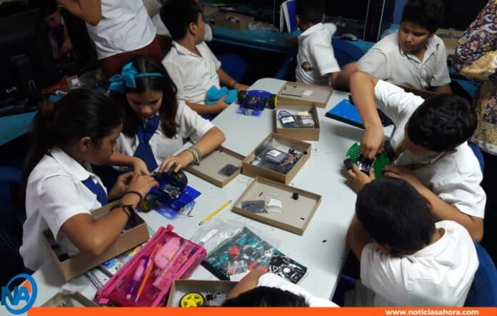 Instituciones educativas privadas incorporarán la robótica