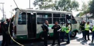 Joven pierde la vida al bajar de un autobús