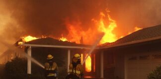 bomberos fallecen incendio Francia