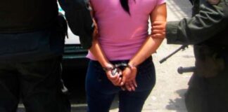 mujer azotaba comerciantes San Diego