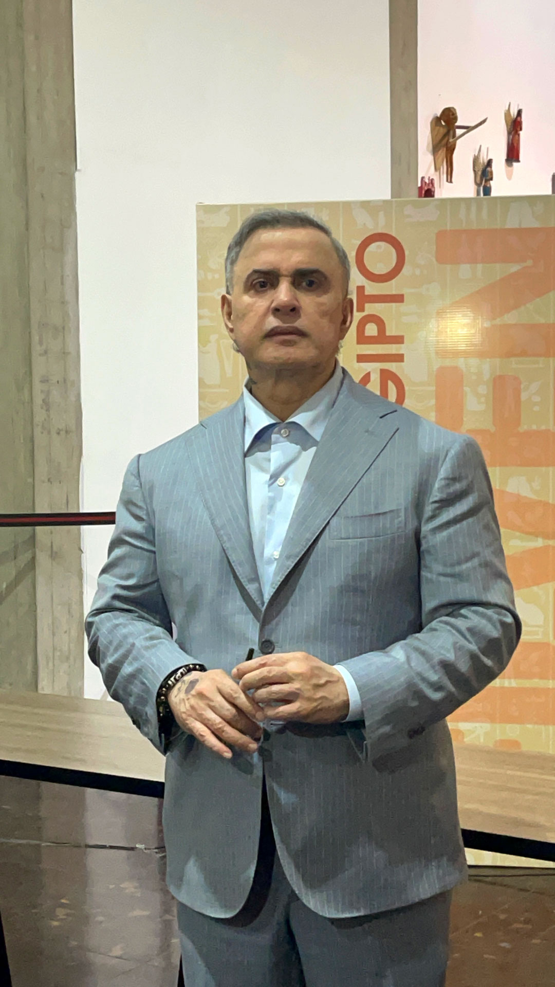 Coloquio de Tarek William Saab