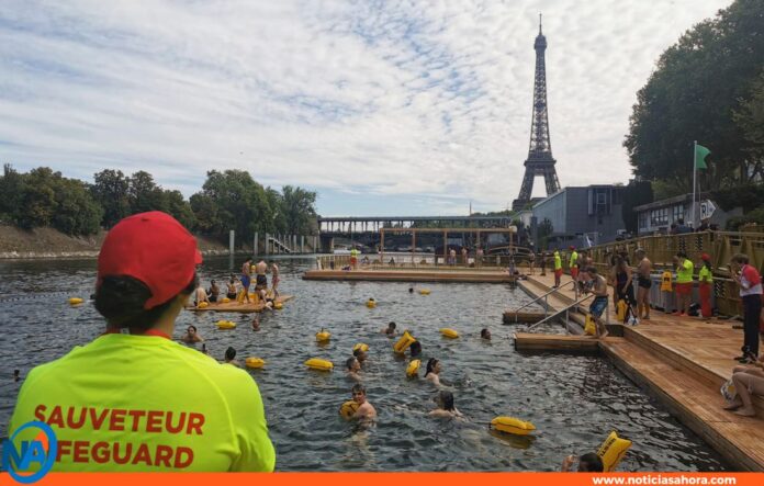 París baño público Sena París baño público Sena