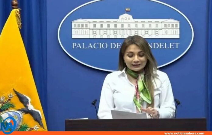 Ecuador anuncia despido masivo