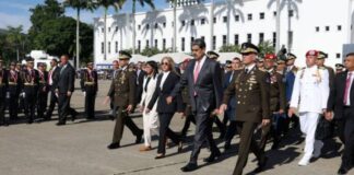 Maduro lidera ascenso militar