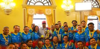 Maduro condecora selección de Sóftbol 2025