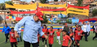 Maduro reinaugura Polideportivo Mesuca
