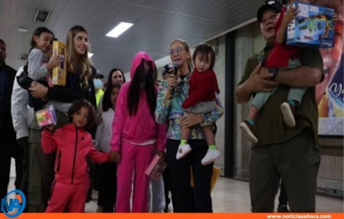Regresan siete niños venezolanos de EE.UU.