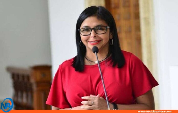 Delcy Rodríguez madrina de Lara