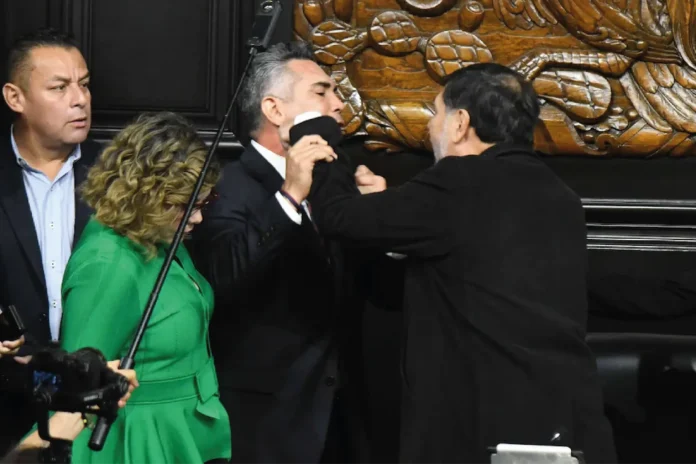 Enfrentamiento en el Senado Enfrentamiento en el Senado