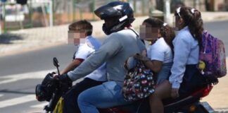 INTT traslado niños motos