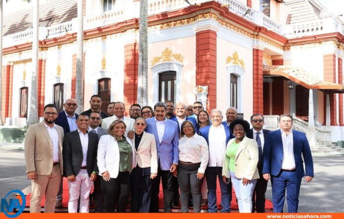 Maduro instala Consejo Federal en Miraflores