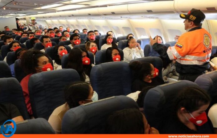Regresan 205 migrantes venezolanos de EE.UU.