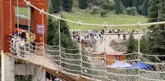 Xinjiang: colapso de puente colgante