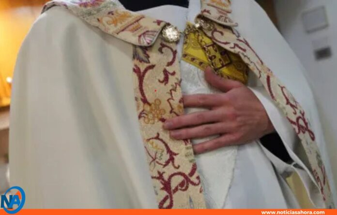 Sacerdote venezolano es detenido en Miami