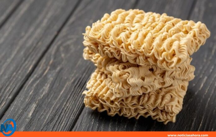 Adolescente fallece tras consumir fideos instantáneos