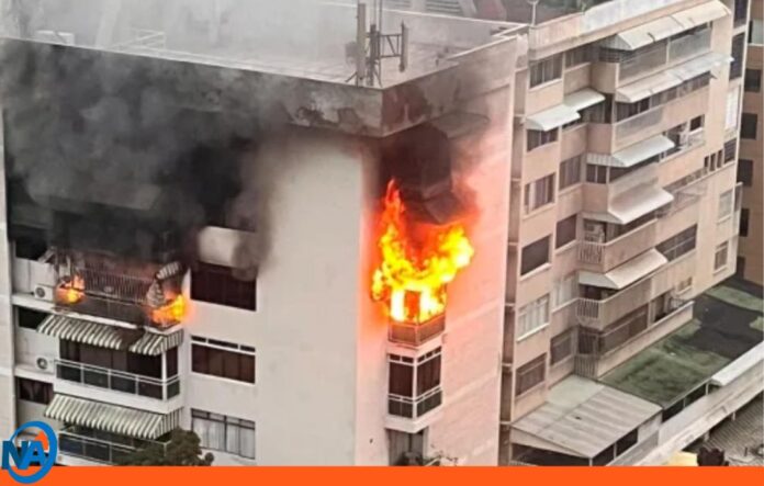 Apartamento en Los Palos Grandes se incendió Apartamento en Los Palos Grandes se incendió