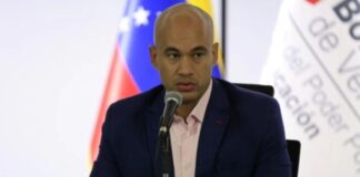 Héctor Rodríguez no suspender clases